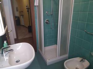 Vittuone Station to RhoFiera e Milano City - 3 letti - 2 camere - 2 bagni