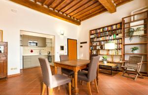 Travel Meditation House by Pleiades Home