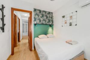 Bright & Spacious Apartment Near the Beach