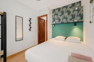 Bright & Spacious Apartment Near the Beach