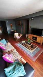 Cómoda Habitación doble, baño privado cercana al metro en Las Condes