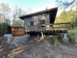 BUHO Cabin Cypress BBQ Smart TV Wood Hot Tub