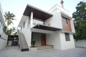 2 BHK Siddhus Nest Near to Lulu, Kochuveli Railway station