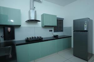 2 BHK Siddhus Nest Near to Lulu, Kochuveli Railway station