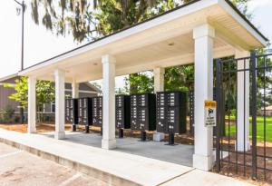 Sleek Apartment With Fitness Center