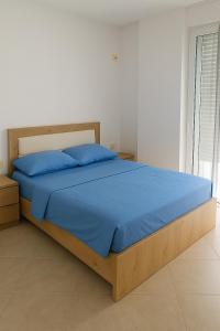 Bright Two-Bedroom Apartment with Balcony