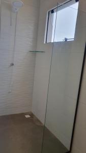 Suíte com sacada e banheiro completo