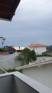 Suíte com sacada e banheiro completo