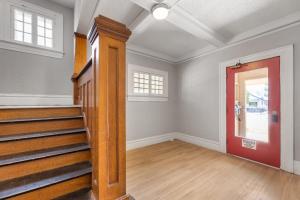 Modern 1 bed 1 bath unit Heart of College Hill