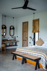 Villa de lujo con piscina infinita y vistas a arrozales