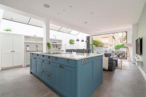 Impressive 5 Bed House in Clapham