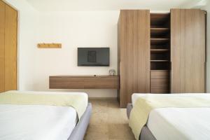 2 Bedroom Condo with Pool - The Shore, Sasha I - 314