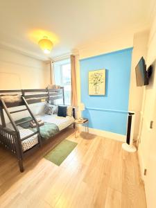 Wandsworth Guest Studio 64