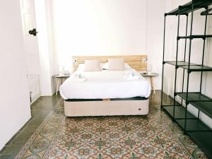 Old Town Alicante, Beach, Food & City Life