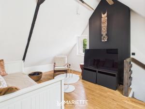 -TY TAD - Magnifique Chaumiere entierement renovee