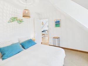 -ODILE- Grande maison a Cap Coz proche plage