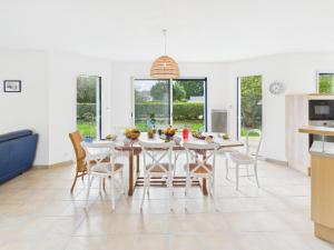 -ODILE- Grande maison a Cap Coz proche plage