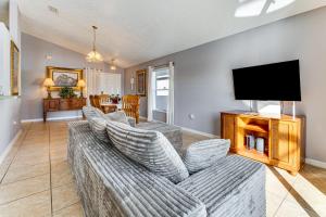 Heated Pool and Games Orlando Theme Park Base