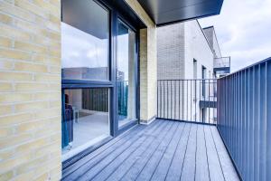 2-Bed 2-Bath Flat - Free Parking - Elizabeth Line