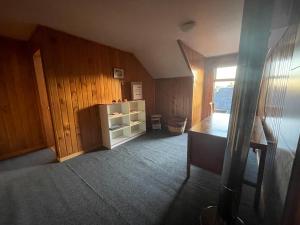 Arriendo amplia casa de 4 habitaciones y 2 baños