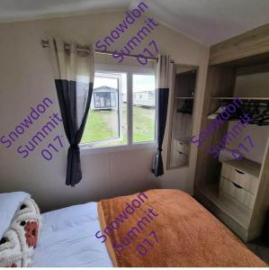 Snowdon Summit 017