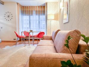 Stylish 1BR Kalaranna, Walk to Old Town, Port, Cafés