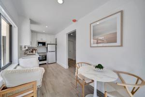 Waterfront Unit #1 20 Min Walk to Beach and Shops