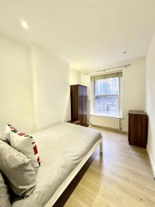 Spacious & Bright Ground Floor Flat in Shadwell