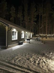 Reigi Holiday Home, Hiiumaa with Nordic HotTub & Sauna