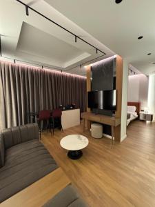 The Metropolitan Suites