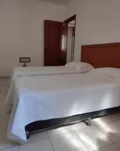 Casa Espaçosa piscina e churrasqueira área Central