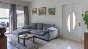 Sea Breeze - Holiday House on the Beach