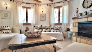 Villa de charme avec piscine privée face à la mer