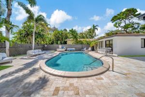 Waterfront Unit #5 20 Min Walk to Beach and Shops