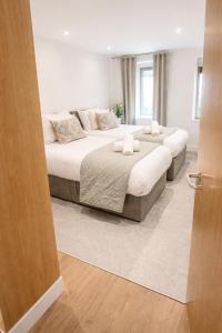 Zone 1 Bright and Modern 3 Bed Apt Hyde Park Central London