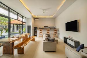 Bali Art – 3BR Private Pool Villa in Berawa Canggu