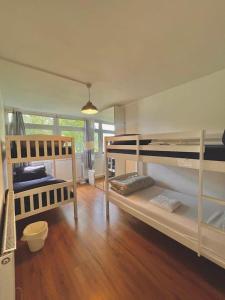 Three-Bedroom House Close to Liverpool Street