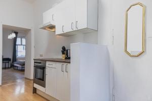 Comfortable 2BR Apartment Near Burggasse