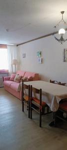 Central White House Cretax