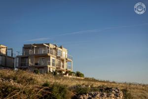 Sunset View apartment - modern three bedroom apartment with sea view and pool