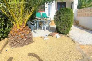 Apartamento con jardín, piscina y parking