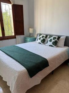 Apartamento con jardín, piscina y parking