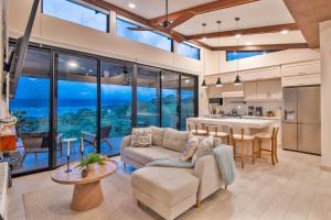 Modern lake retreat btwn MonteVerde & La Fortuna