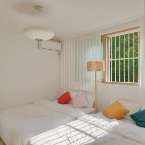 2BR House with 3 Queen Beds for 6, 5-Minute Walk to Mapo Station