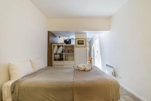 Hestia at Cabello 3300