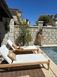 Detached house with pool in Alaçatı