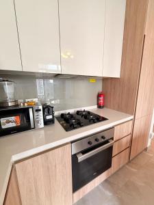 Luxurious view of the Business Bay canal, 2 beds