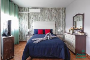 Preciosa casa con piscina y golf