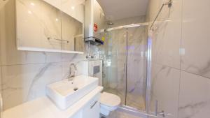 Delfini Girni Apartments