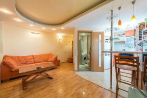 2к квартира поруч із Олімпійським